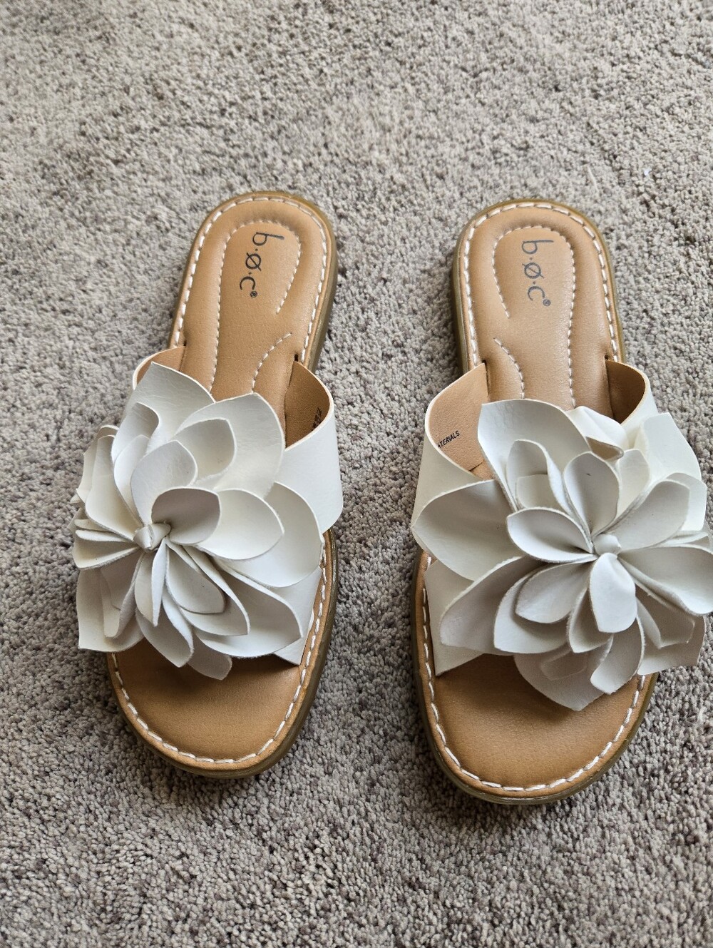 b.o.c. Slide Sandals with Cream Floral Appliqués Size 7M